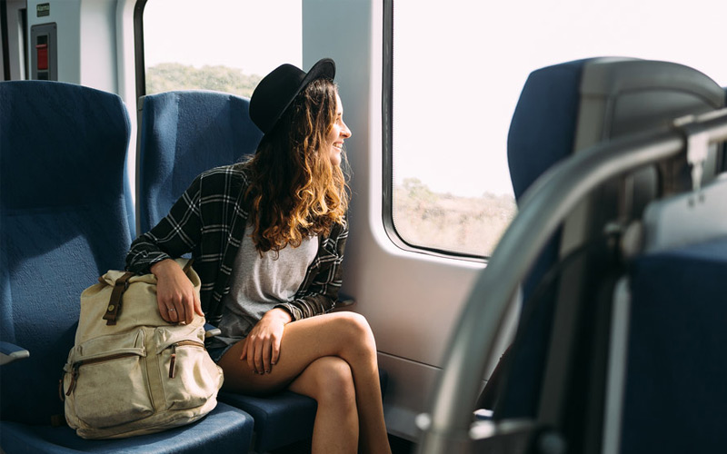 Como viajar sozinha pela primeira vez: dicas de segurança