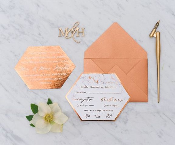 Quando e como entregar os convites de casamento: o guia definitivo