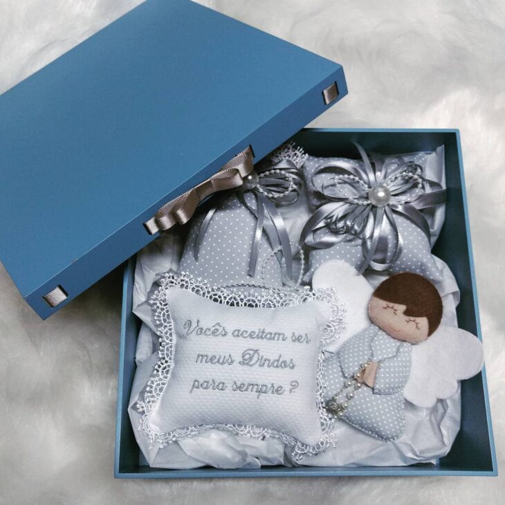 Dicas de Etiqueta: O Momento Certo para Convidar os Padrinhos do Seu Bebê