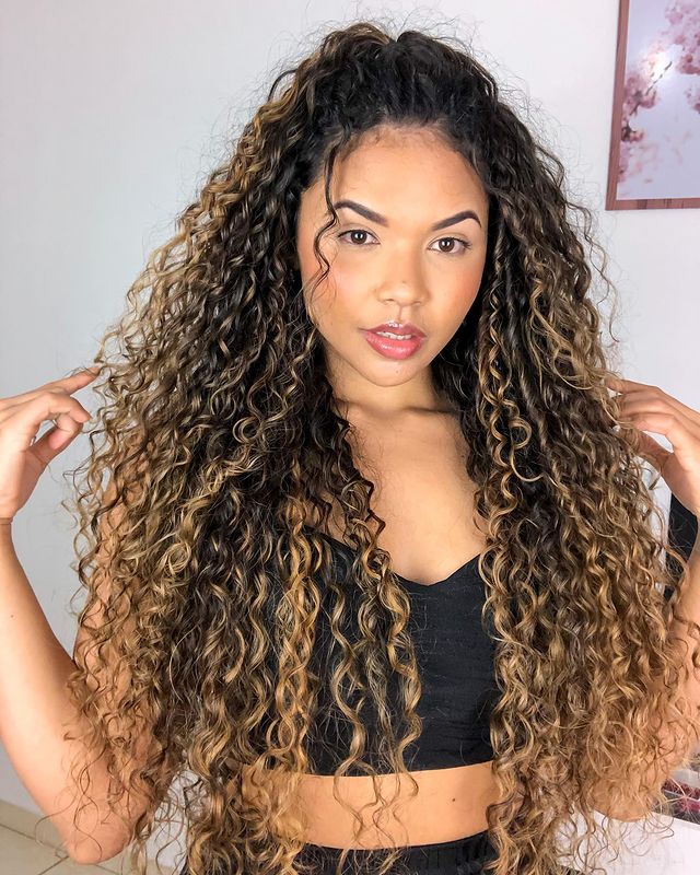 cores de cabelo que valorizam pele morena
