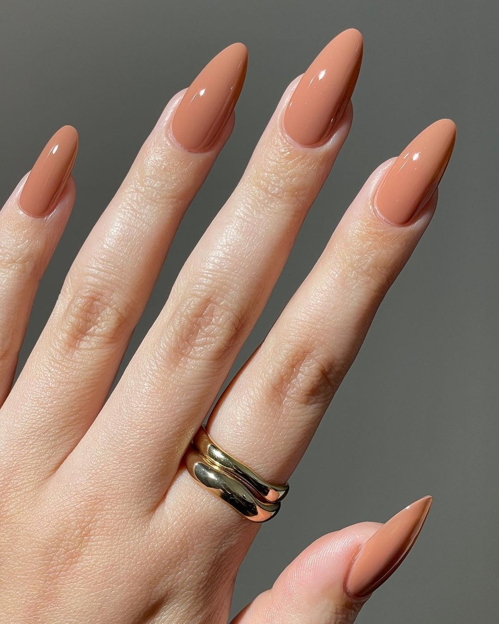 qual cor de esmalte combina com pele morena