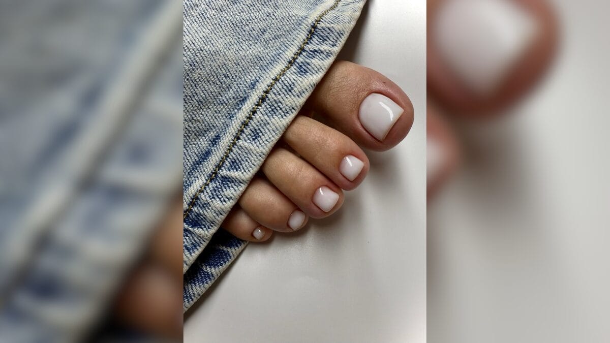 esmalte verde sálvia para os pés