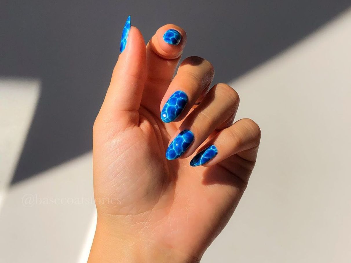 esmaltes que desbotam na praia como resolver