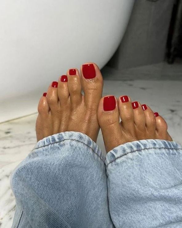 cores de esmalte para unhas dos pés que combinam com pele morena