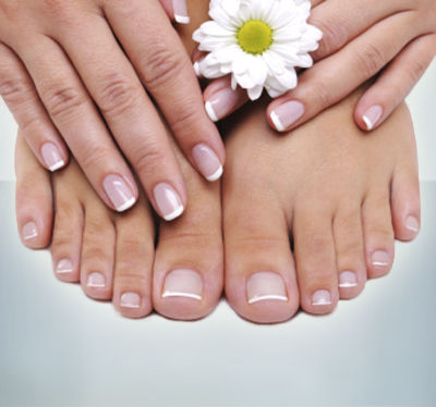 cores de esmalte para pés claras vs escuras