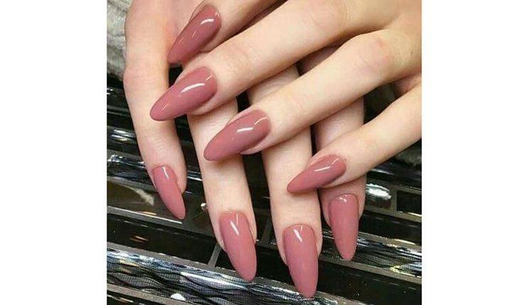 unha amendoada aura nails