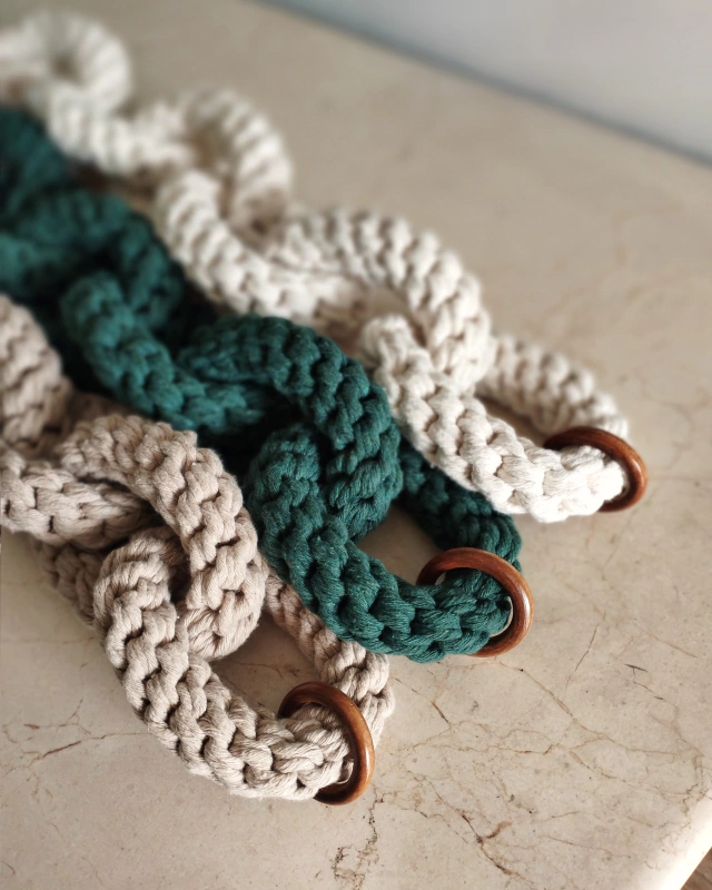 corrente de madeira vs corrente de metal para decoração