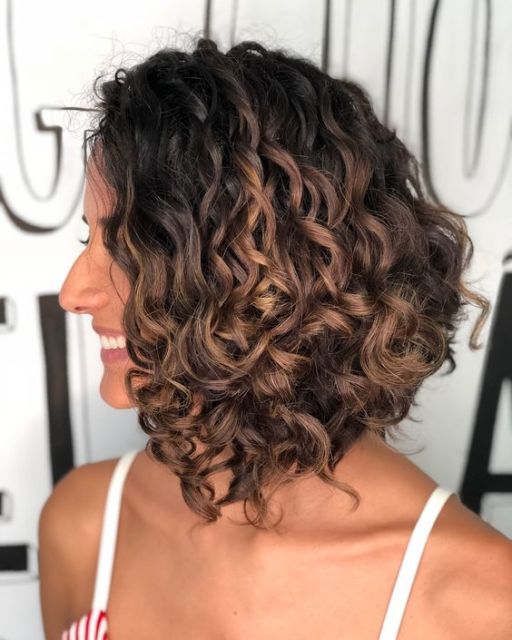 melhores cortes para cabelo grosso e volumoso