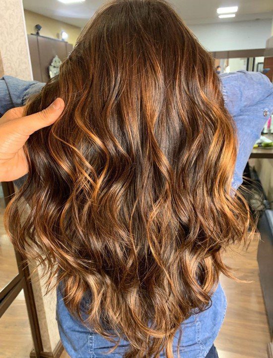 finalização corte em camadas cabelo ondulado