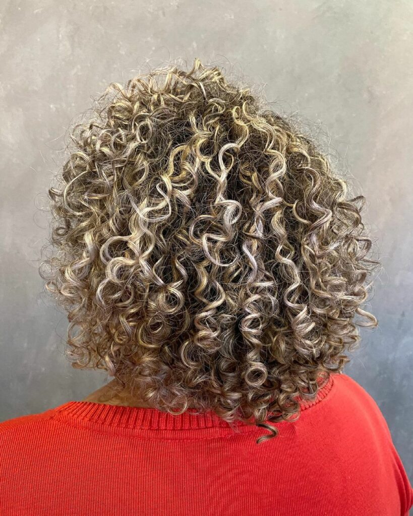 butterfly haircut cabelo ondulado