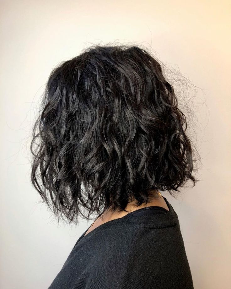 erros comuns ao cortar cabelo curto ondulado