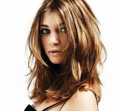 quanto custa um corte em camadas no salão de beleza