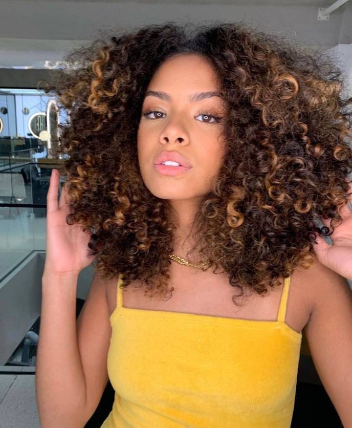 inspiração corte de cabelo ondulado médio