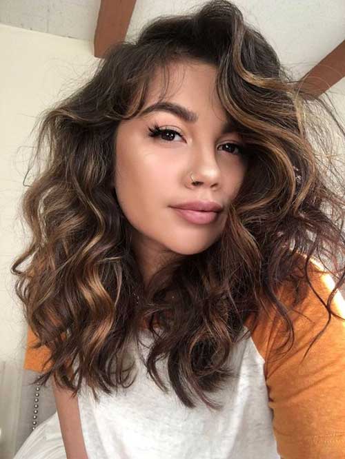 corte em camadas vs corte reto para cabelo ondulado