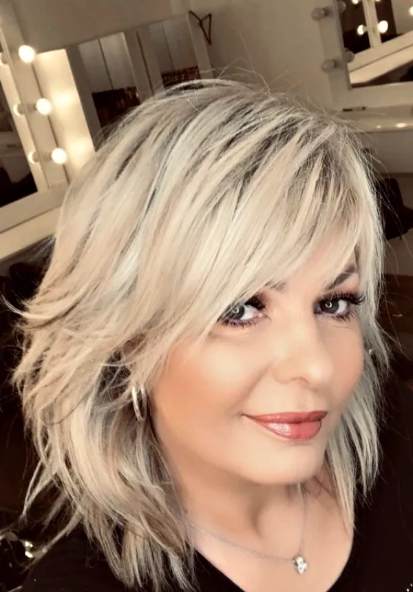 corte moderno cabelo fino após 55 anos