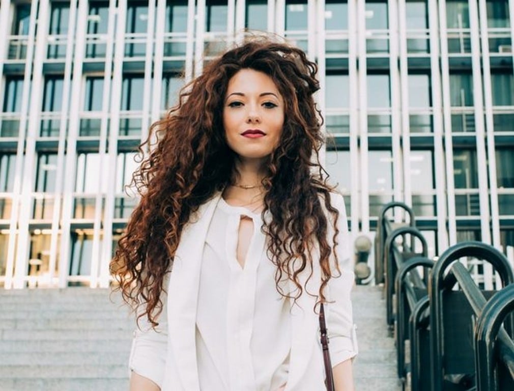 quanto custa um corte de cabelo cacheado longo profissional