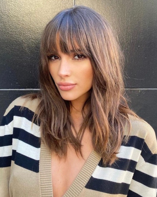 corte reto vs corte em camadas para cabelo longo liso