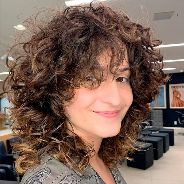 quanto custa um corte de cabelo cacheado em salão especializado