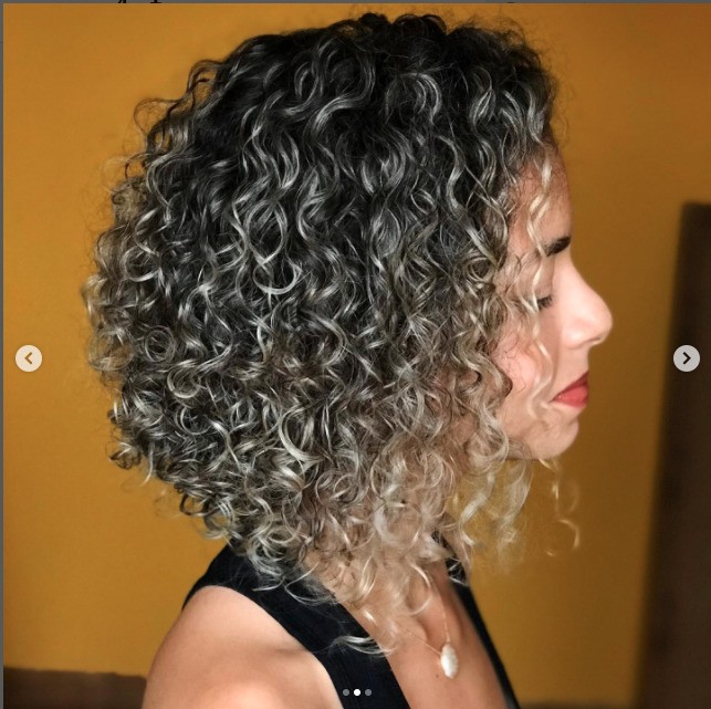 dicas de corte para dar volume em cabelo cacheado fino