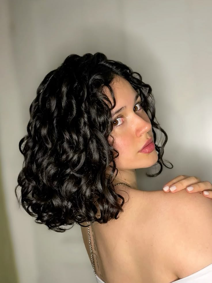 corte de cabelo cacheado para quem tem pouco cabelo