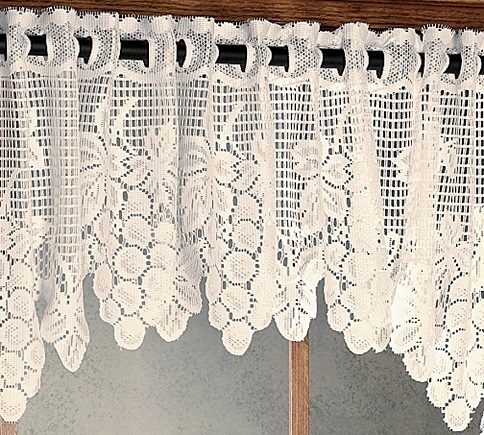 Manutenção e Limpeza: Como Cuidar da Sua Cortina de Crochê na Cozinha