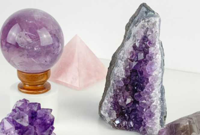 cristal quartzo rosa vs ametista para decoração