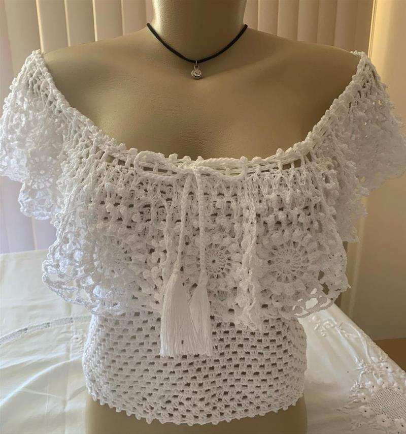 cropped de croche manga curta