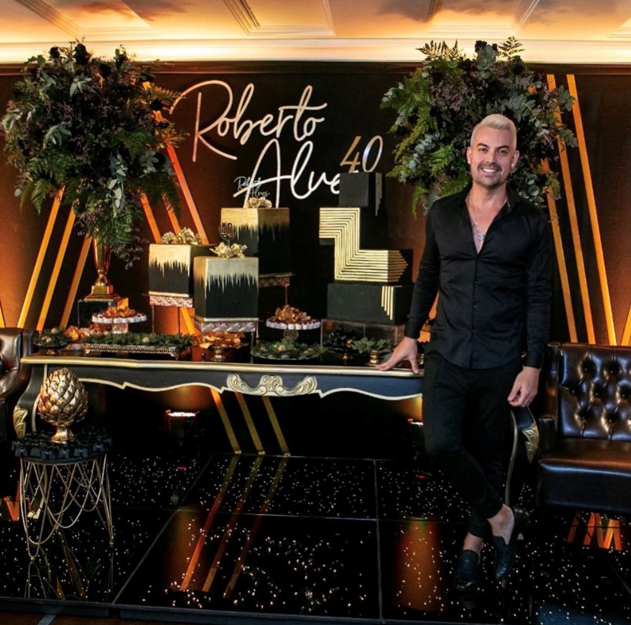 ideias de decoração all black para sala