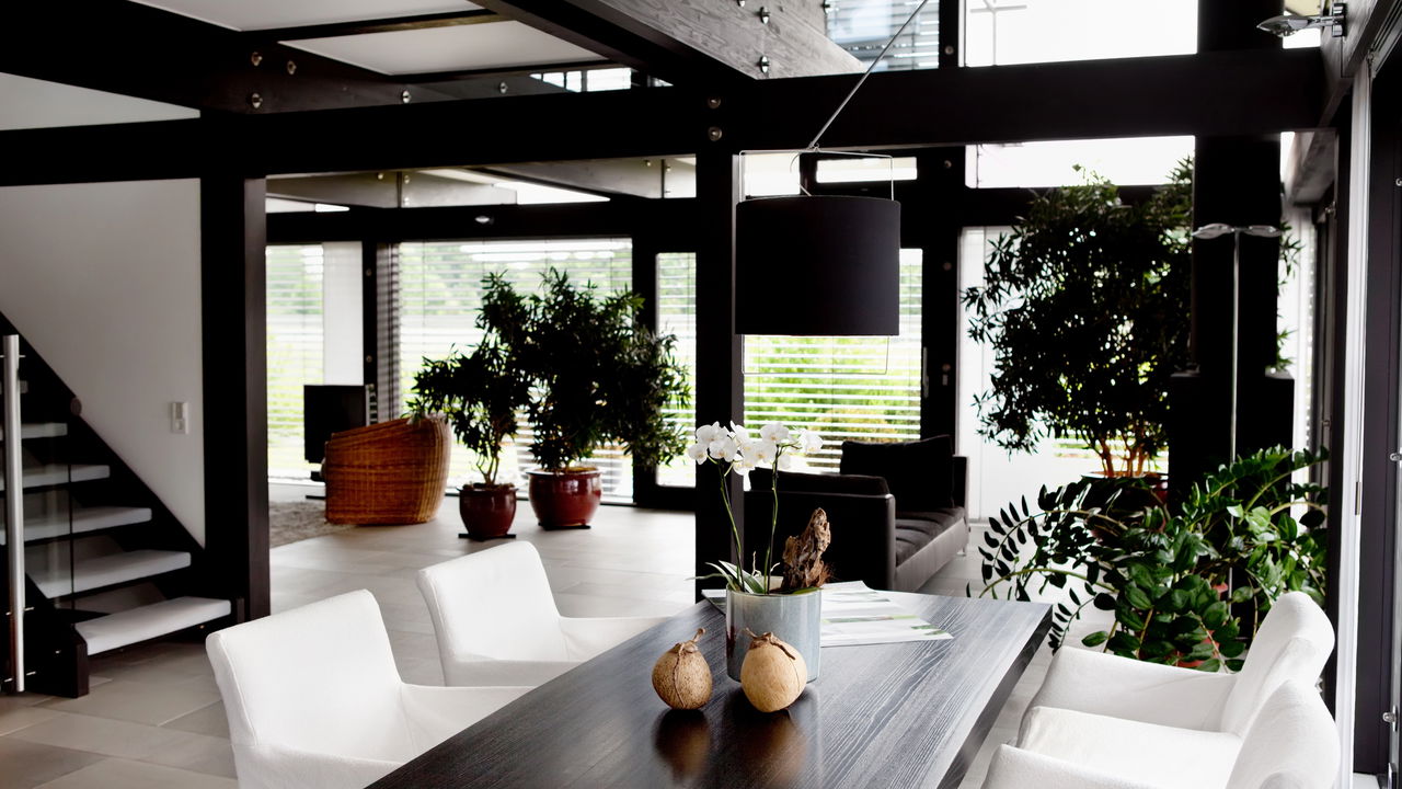 ideias de decoração all black para sala