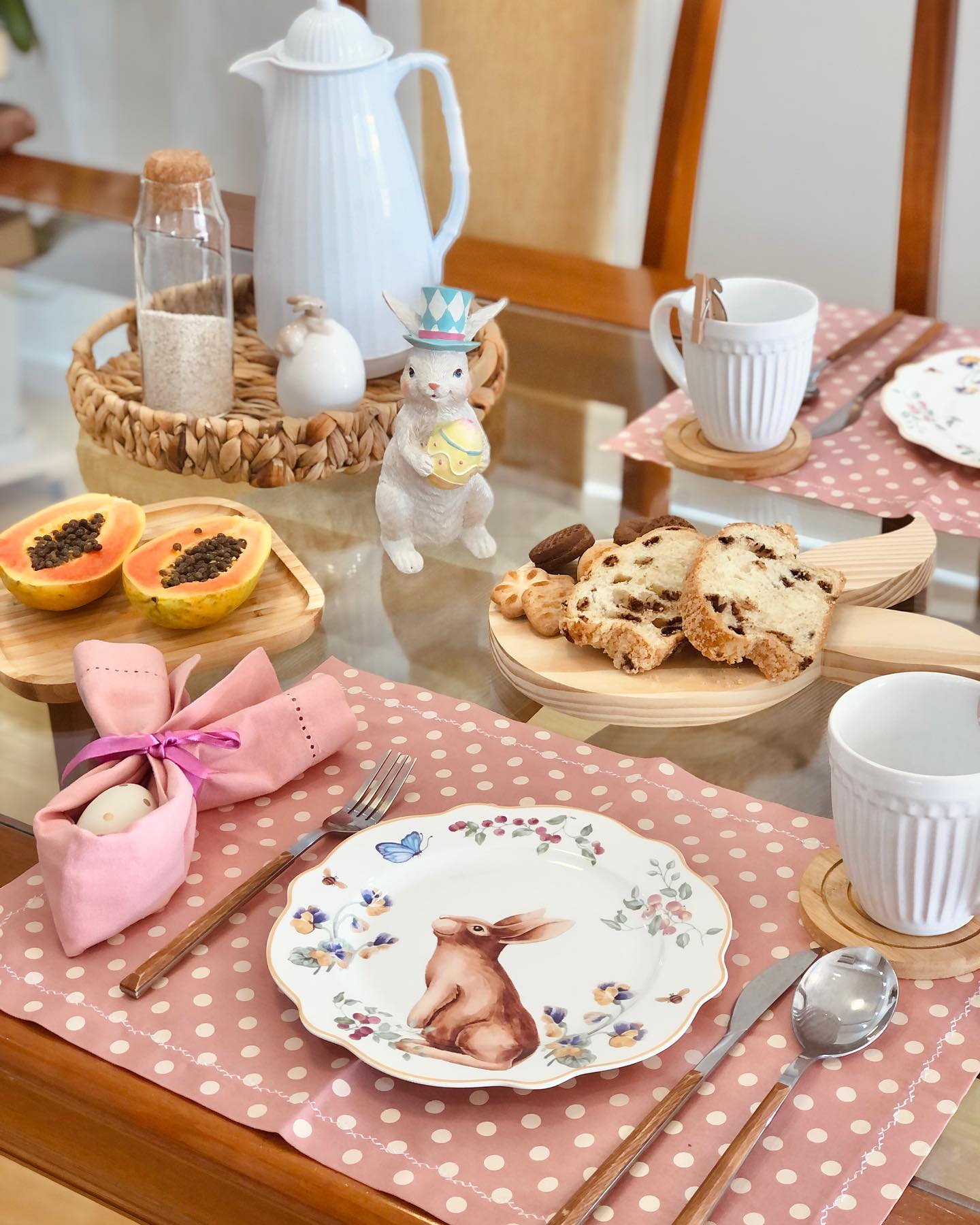 como fazer centro de mesa de páscoa com coelho