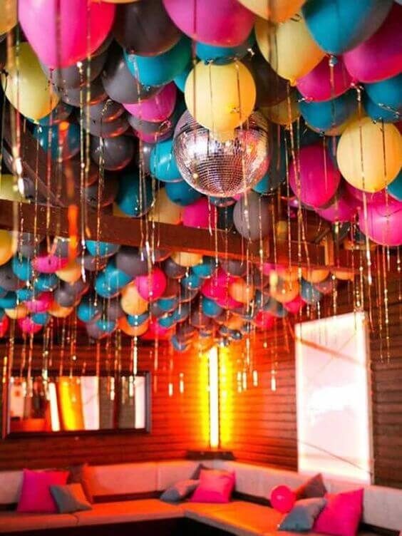 decoração aniversário adulto simples vs festa luxuosa qual escolher