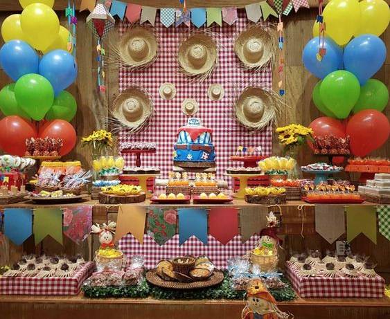 decoração festa junina barata vs cara