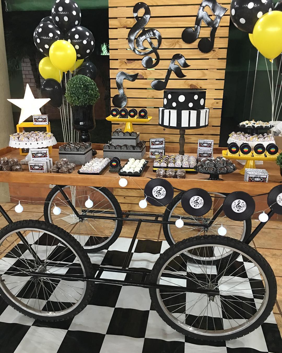 quanto custa decorar festa anos 60