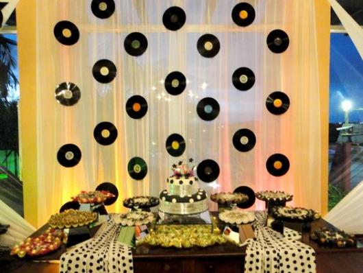 decoração anos 60 festa aniversario