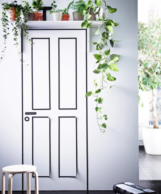 espelho ou cabideiro atrás porta qual melhor