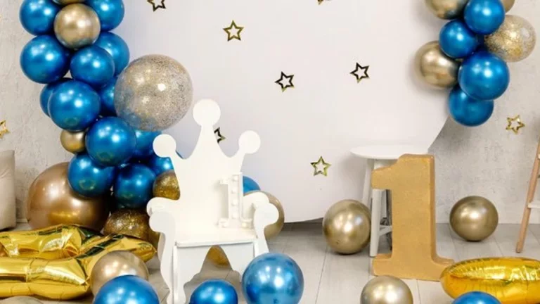 decoração com balões metalizados