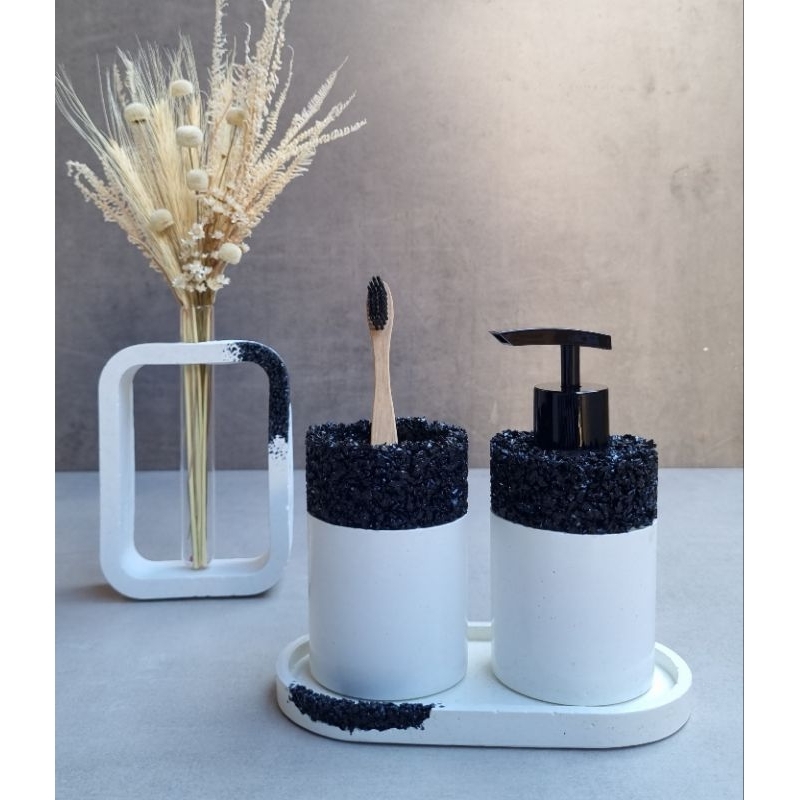 banheiro preto e branco minimalista