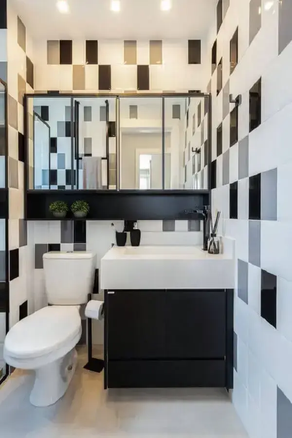 banheiro preto e branco elegante
