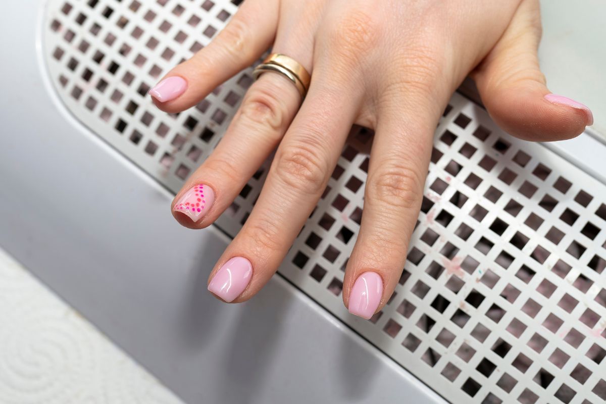 erros comuns ao fazer banho de gel nas unhas