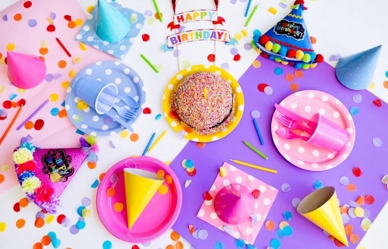 como fazer arco de baloes desconstruido para aniversario