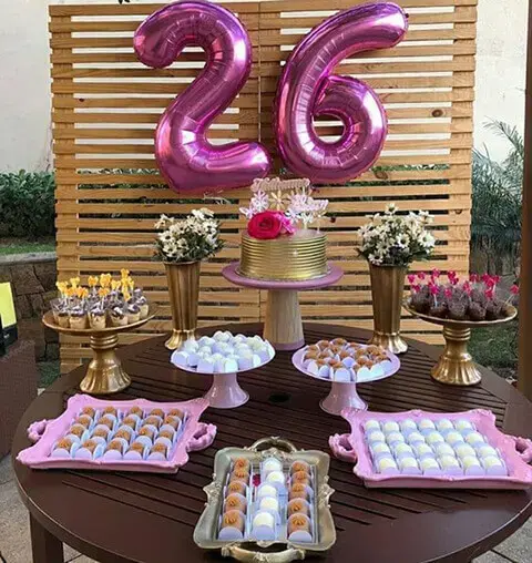 decoracao de aniversario basica vs decoracao tematica completa