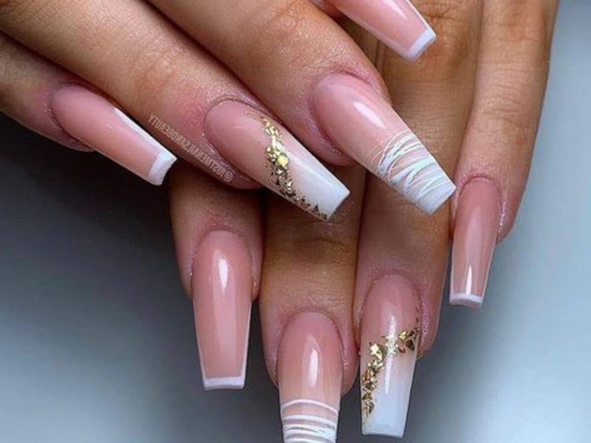 unhas brancas vs unhas nude qual escolher