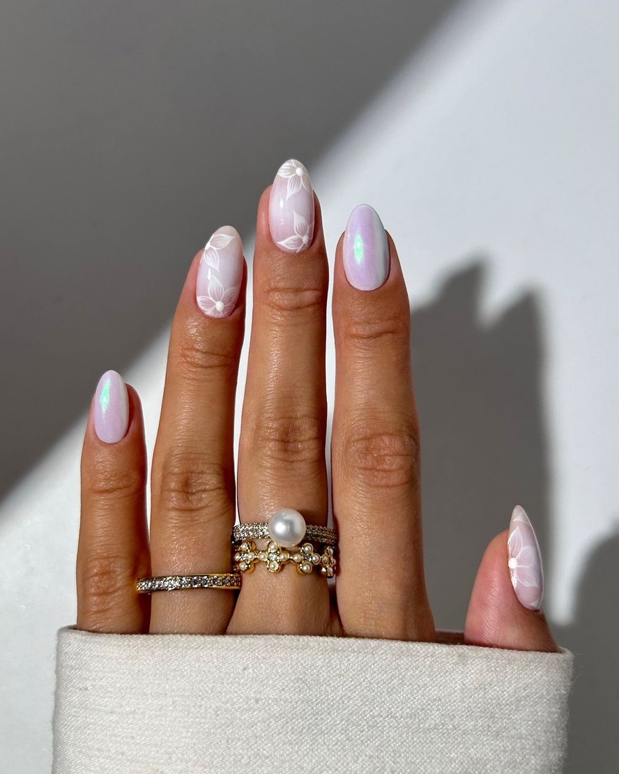 ideias de unhas brancas decoradas para festas