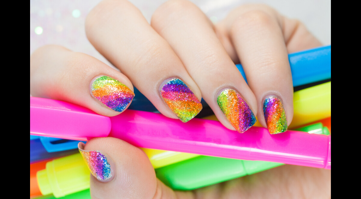 50 ideias unhas carnaval 2026 brilho neon