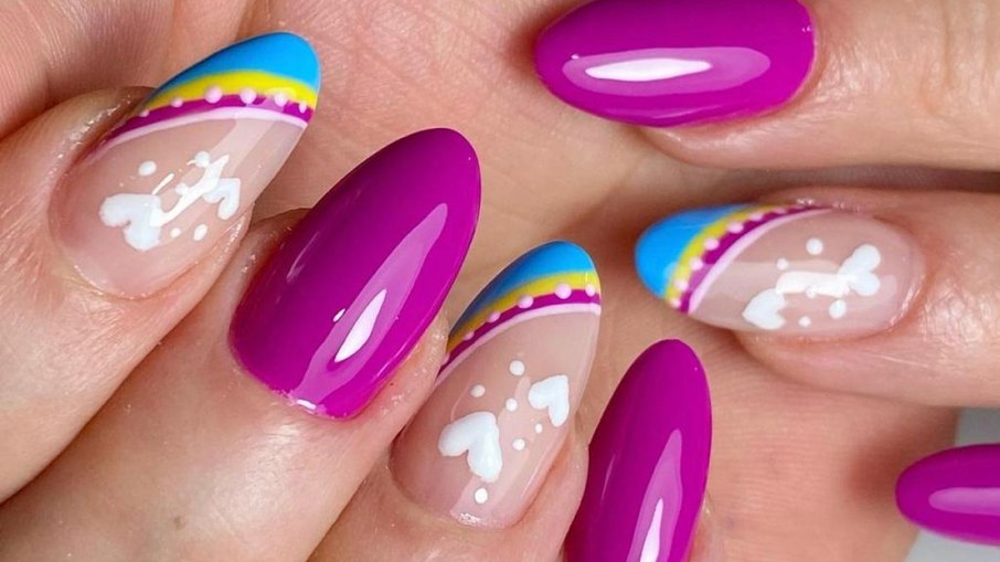 francesinha neon com glitter unhas carnaval