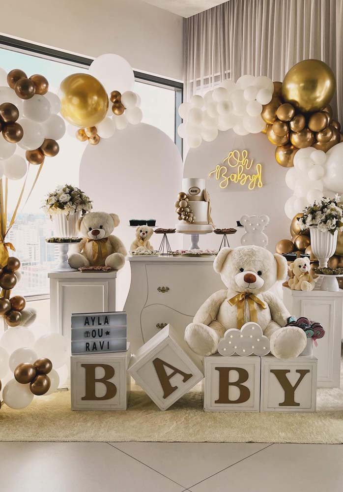 decoracao cha revelacao ursinho bege e branco simples