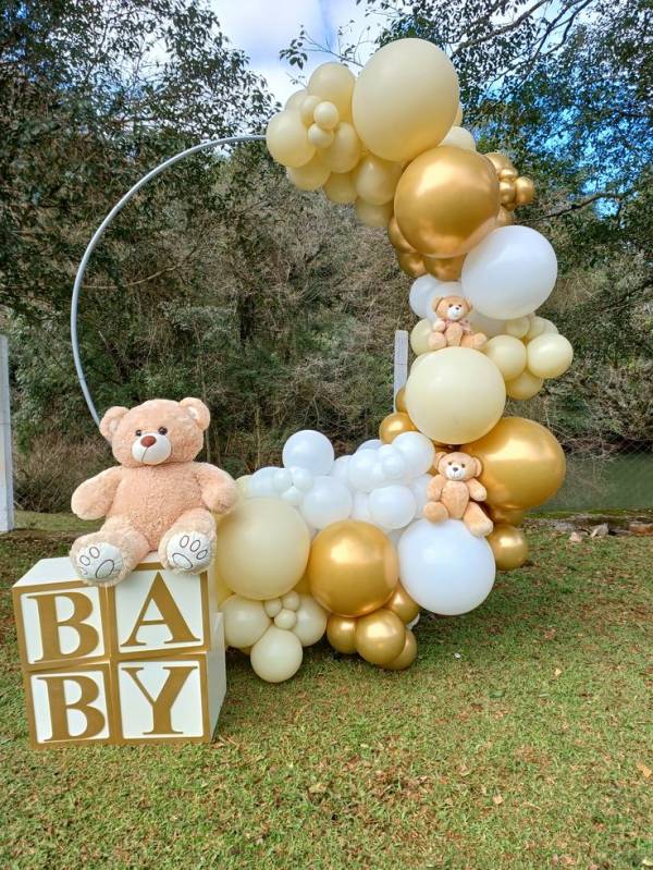 decoração chá revelação simples ao ar livre