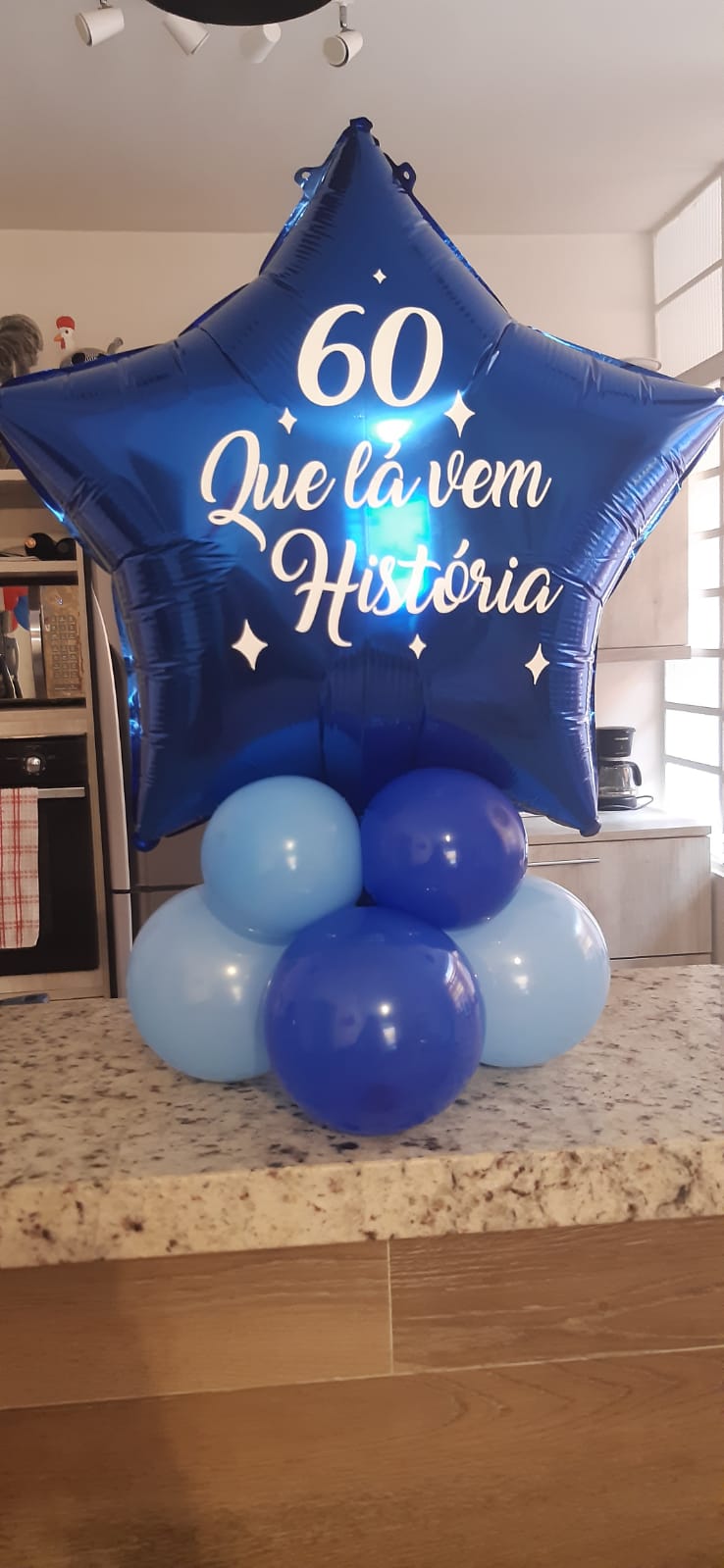 ideias criativas decoração balão metalizado festa