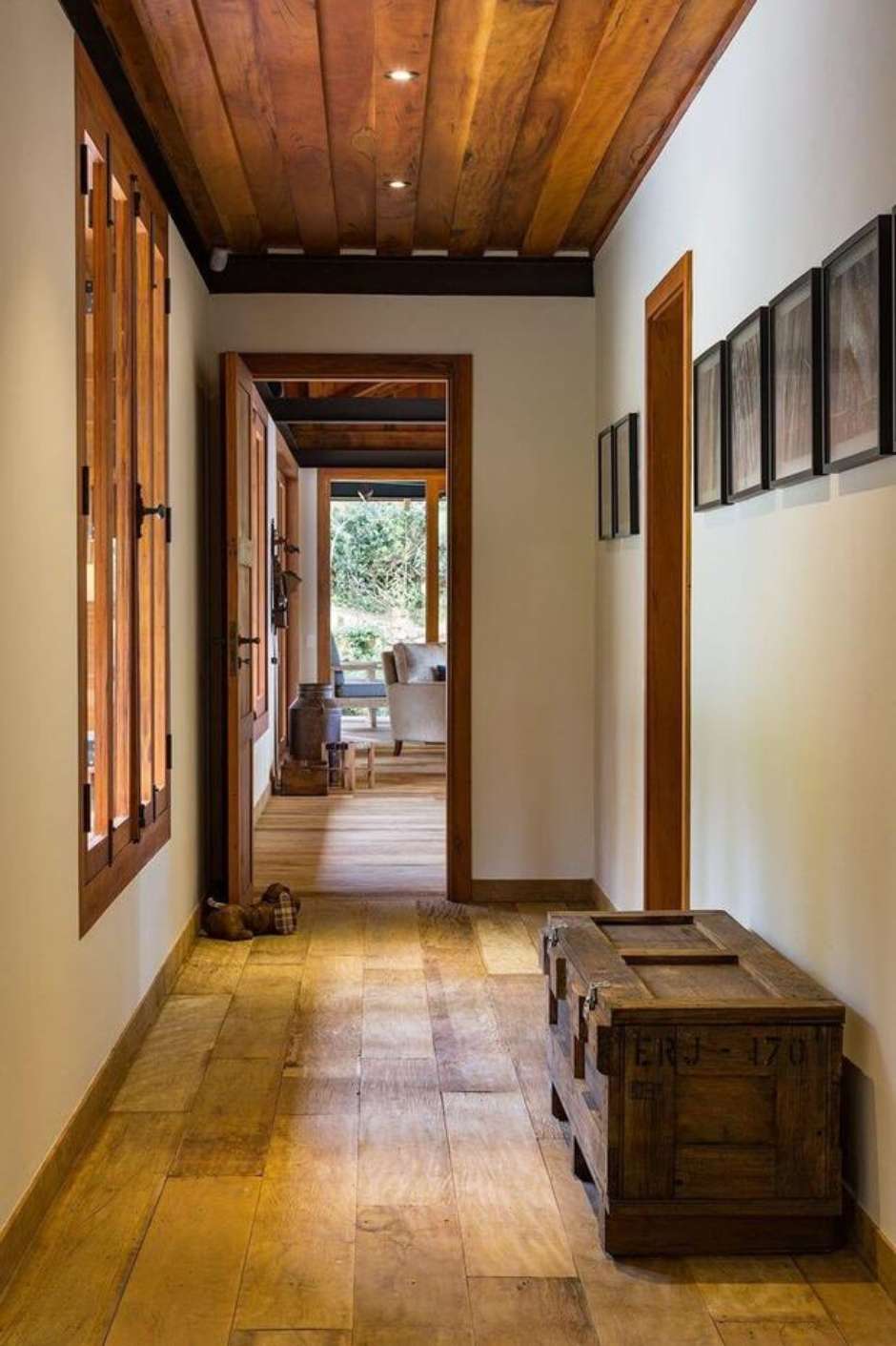 como usar baú madeira peseira cama queen