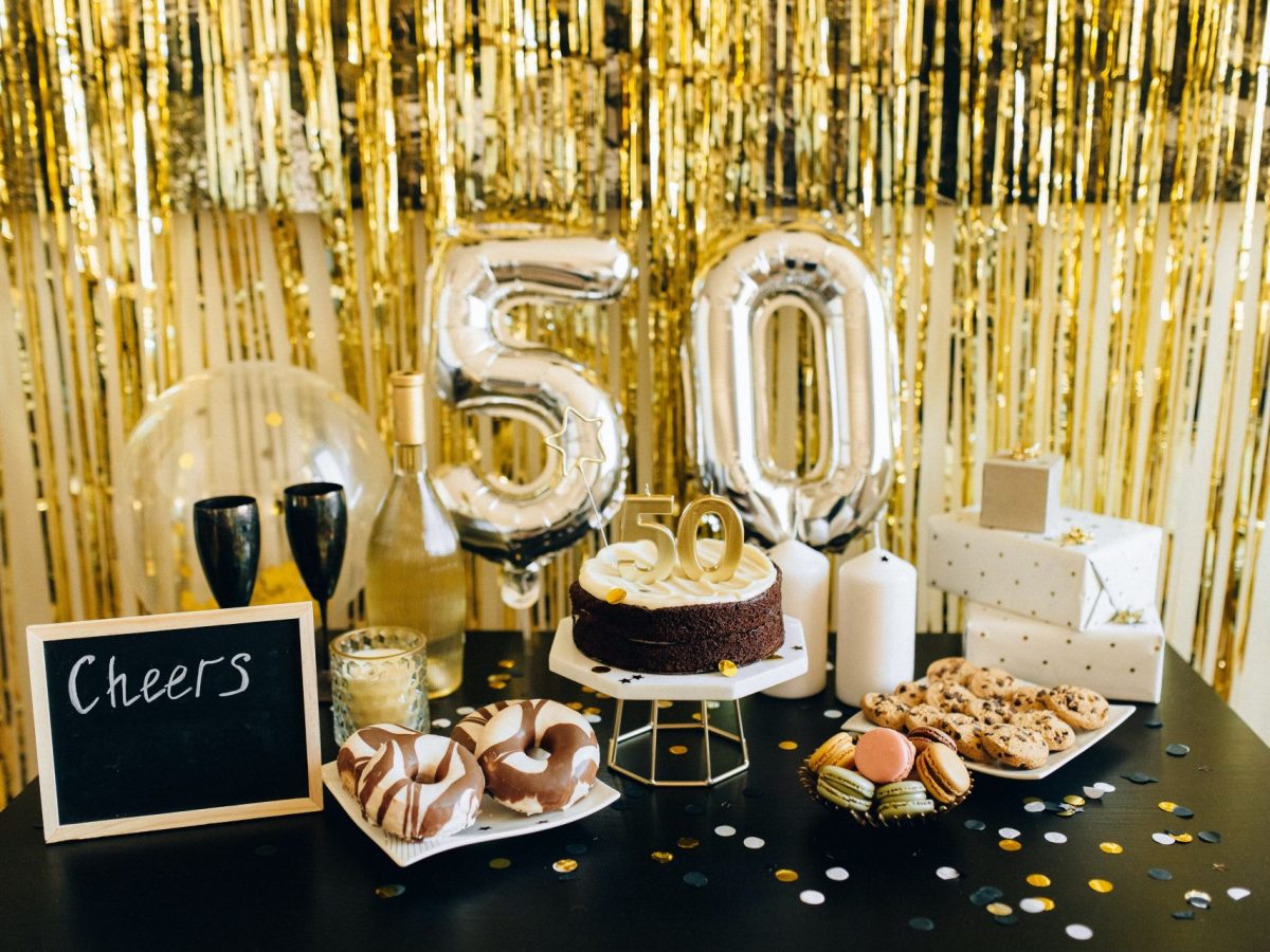 decoração com cortina para aniversário